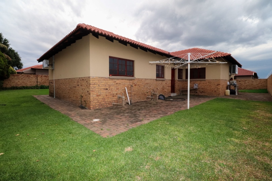 3 Bedroom Property for Sale in Flamwood North West
